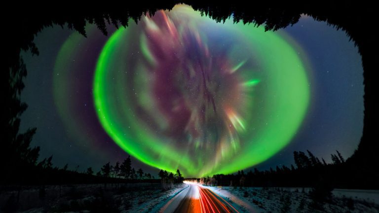 Aurora nordlys corona panorama