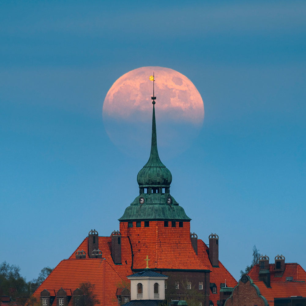 Fullmåne över Östersund